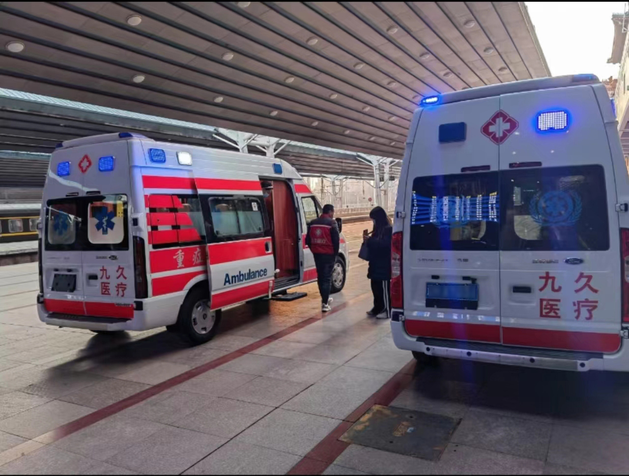 钟山县救护车长途转运